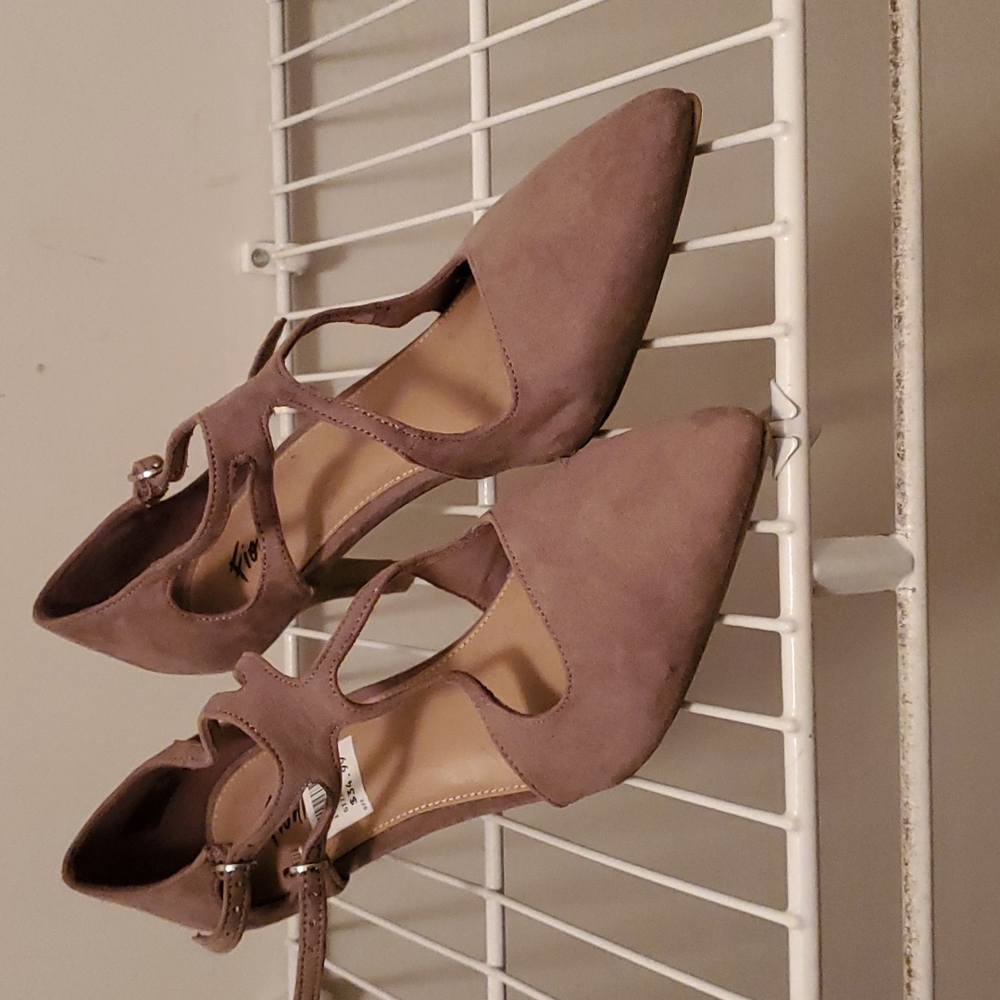 Mid heels